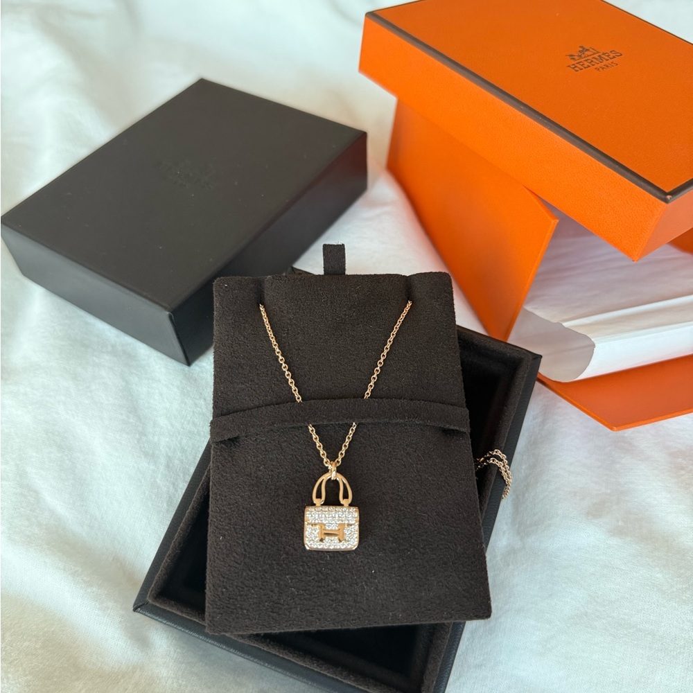 Amulettes Constance pendant